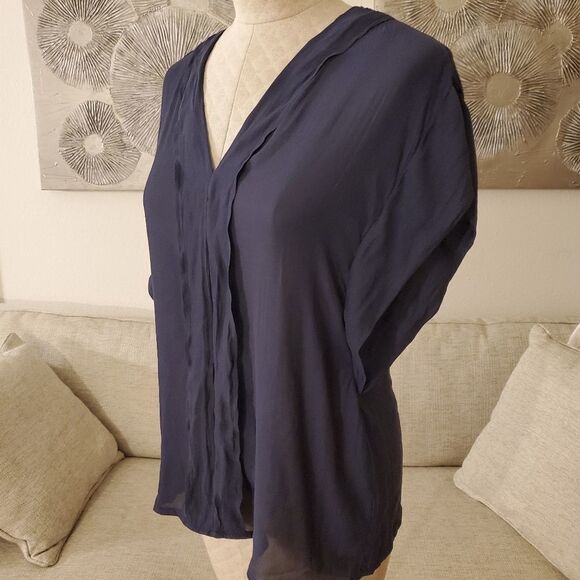 Halogen V-neck Flutter Sleeve Blouse size Medium in Navy Blue - Picture 3 of 9